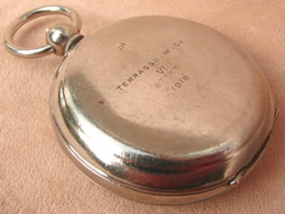 Top view of compass exterior with lid closed